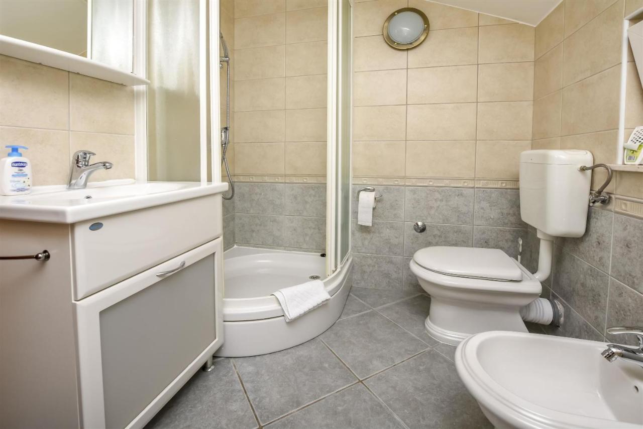 Apartment Zdravka พรีมอชเตน ภายนอก รูปภาพ